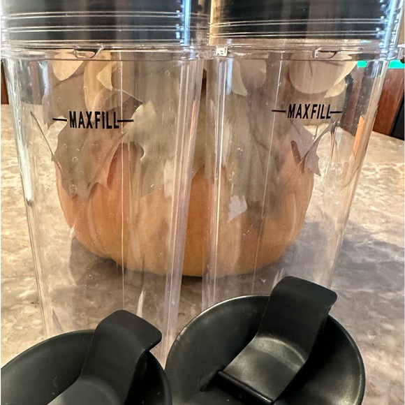 Universal 16 OZ Blender Flip Top to-go Seal Cup Lid Replacement Cups - Picture 8 of 11